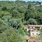 Le Hameau De Saparale מלון 4*
