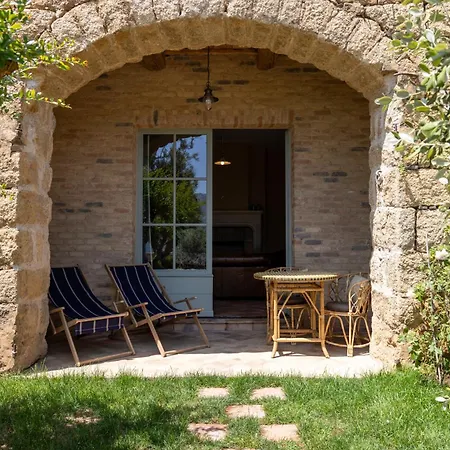 מלון Le Hameau De Saparale 4*