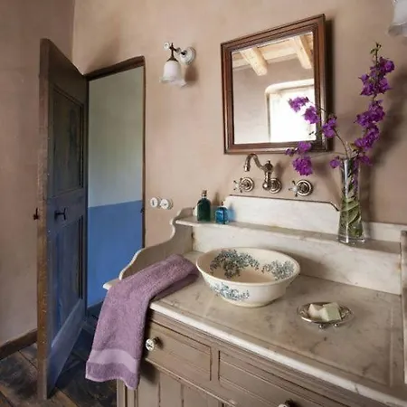 מלון Le Hameau De Saparale 4*