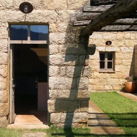 Le Hameau De Saparale מלון 4*