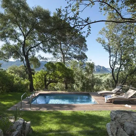 Le Hameau De Saparale מלון 4*