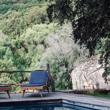 מלון Le Hameau De Saparale 4*