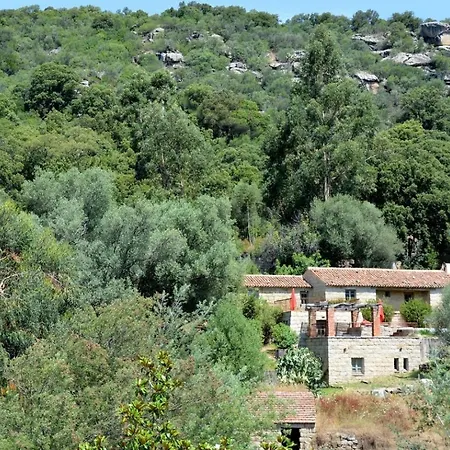 Le Hameau De Saparale מלון 4*