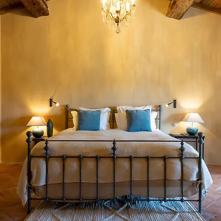 מלון Le Hameau De Saparale 4*