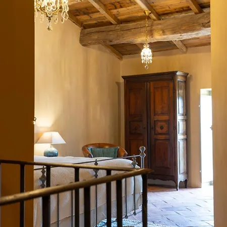 מלון Le Hameau De Saparale 4*