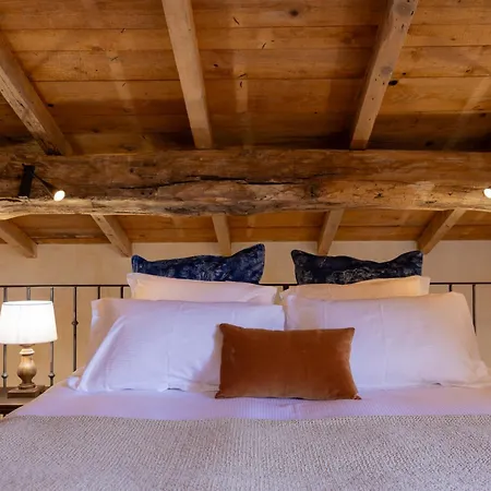 Le Hameau De Saparale