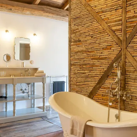 Le Hameau De Saparale Hotel