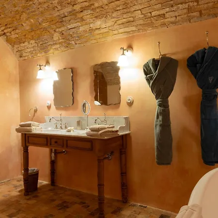 Le Hameau De Saparale 酒店 4*