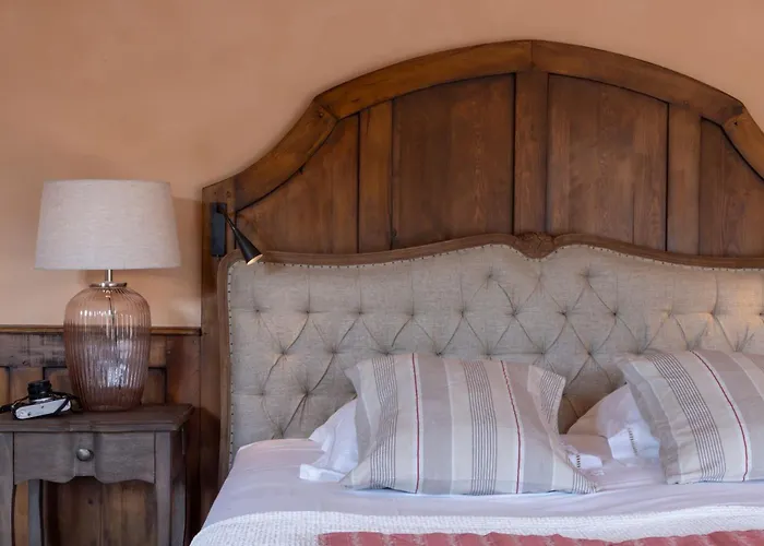 Le Hameau De Saparale 4* 萨尔泰纳