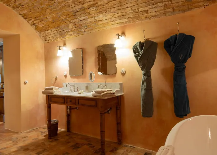 Le Hameau De Saparale 酒店 4*